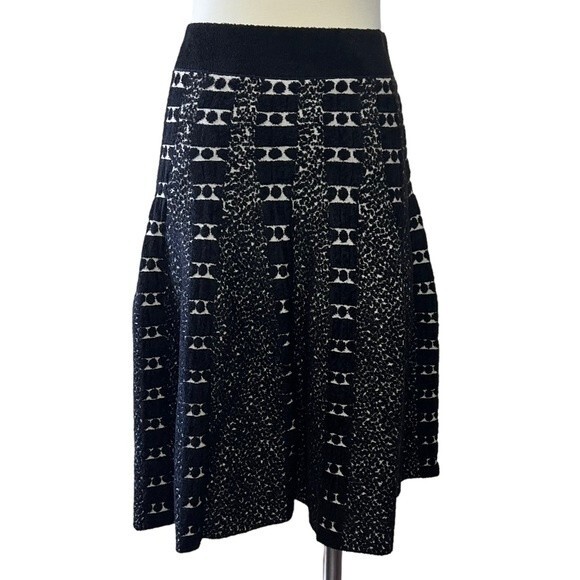 Anthro MOTH Soft Jacquard Dot Striped Black Cream Knit Flare Skater Skirt Small - Picture 2 of 8